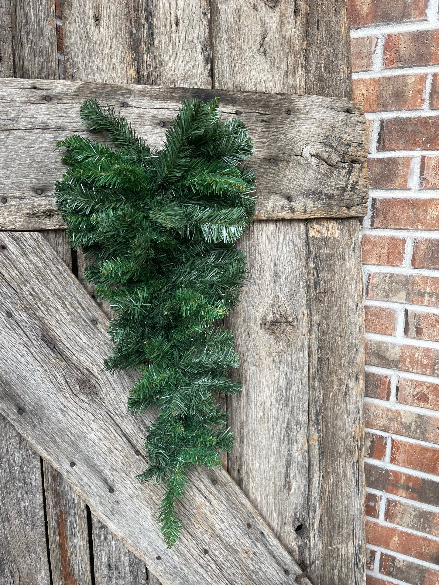 24 inch teardrop swag, pine work form, pine swag