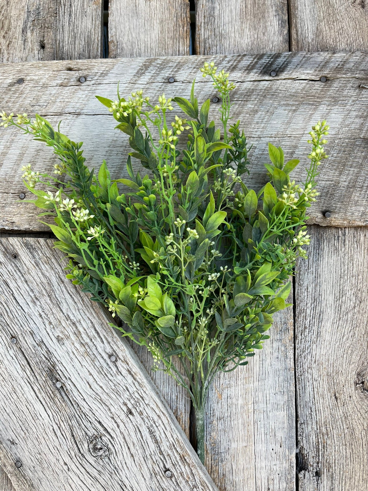 21" Mixed Greenery Bush, Greenery Bush Mixed Leaves/Spike/Grasses Light Green/Green
