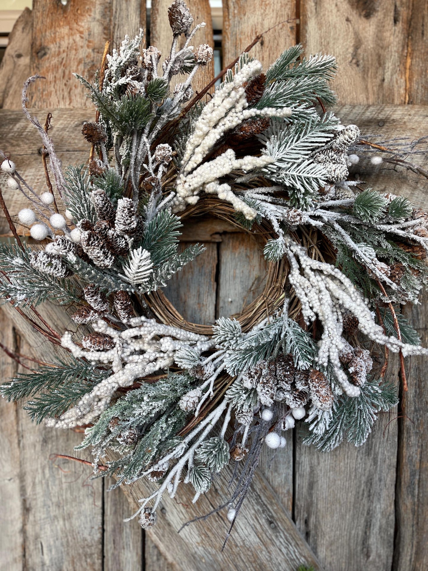 24" Snowy Flocked Wreath,Flocked Front Door Wreath,Christmas Wreath, Artificial Wreath, Christmas Front Door,Pine Wreath,Christmas Farmhouse