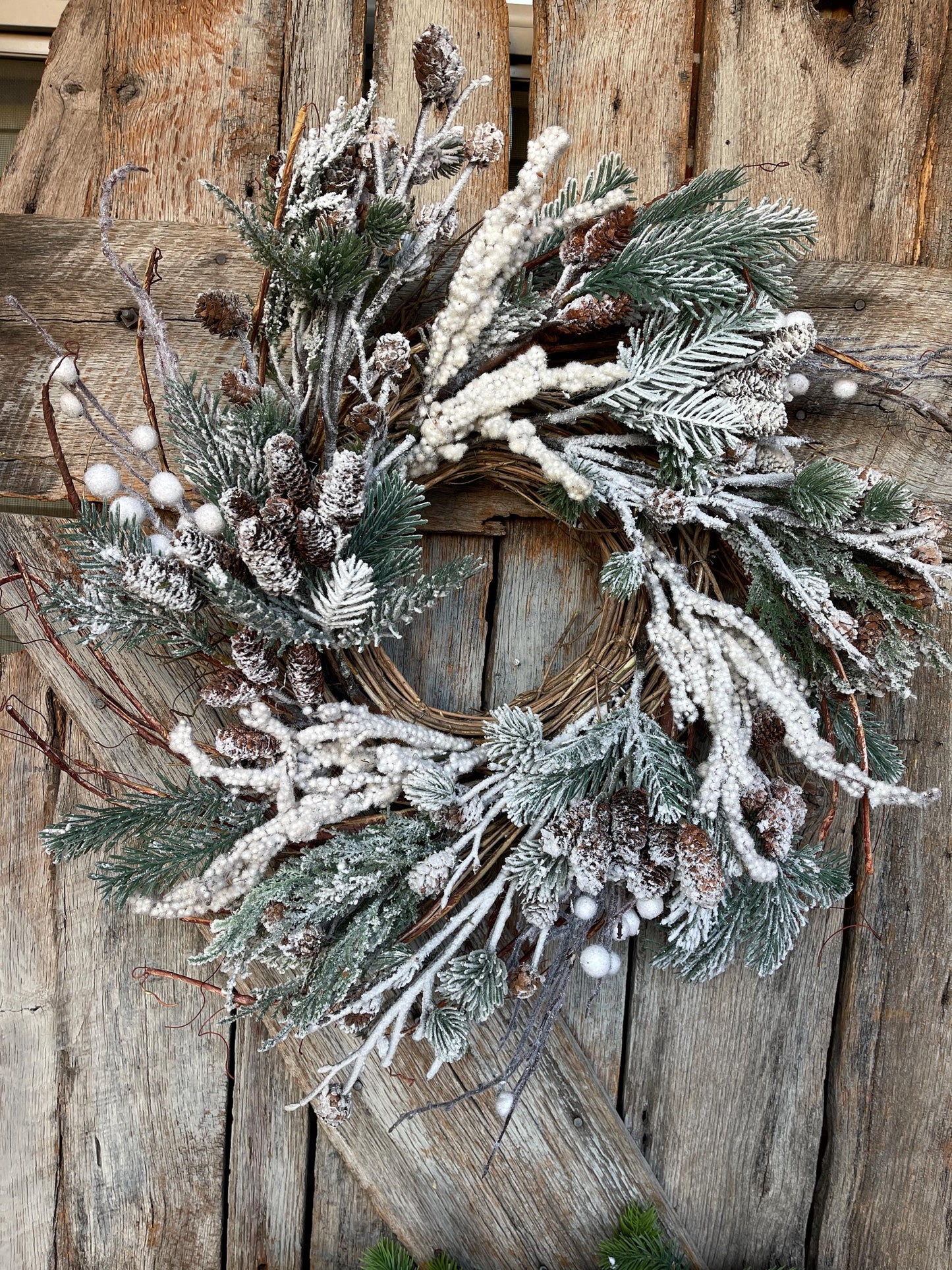 24" Snowy Flocked Wreath,Flocked Front Door Wreath,Christmas Wreath, Artificial Wreath, Christmas Front Door,Pine Wreath,Christmas Farmhouse