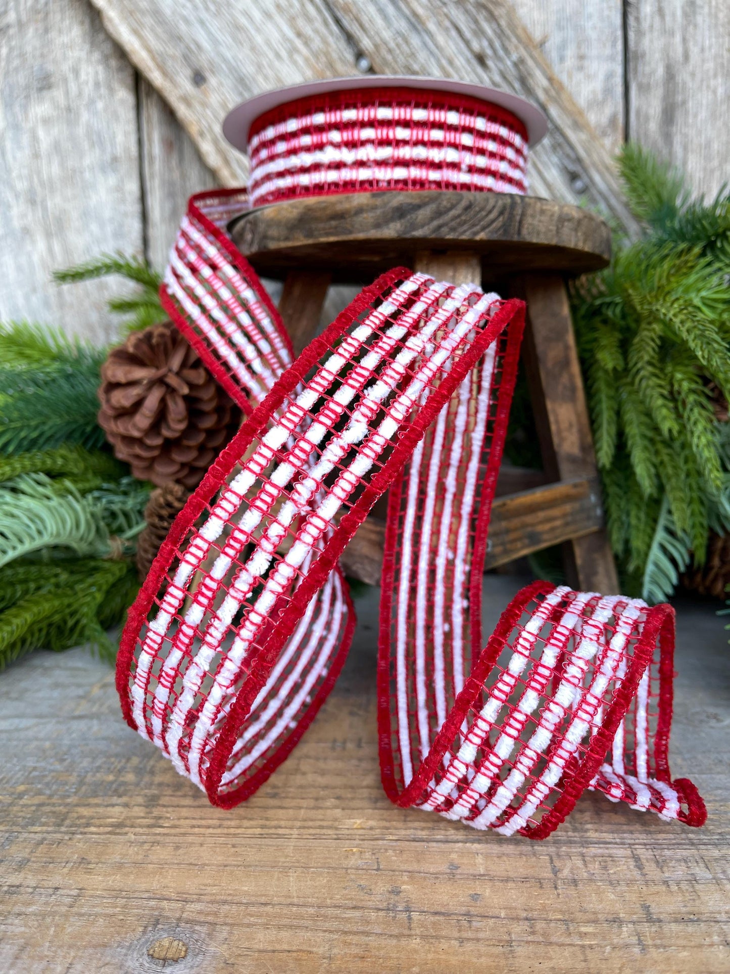 1.375" Santa Trellis Ribbon, Farrisilk Ribbon, Red White Ribbon