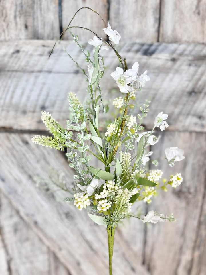 60919, 23" Red White Blue Lavender Floral Spray