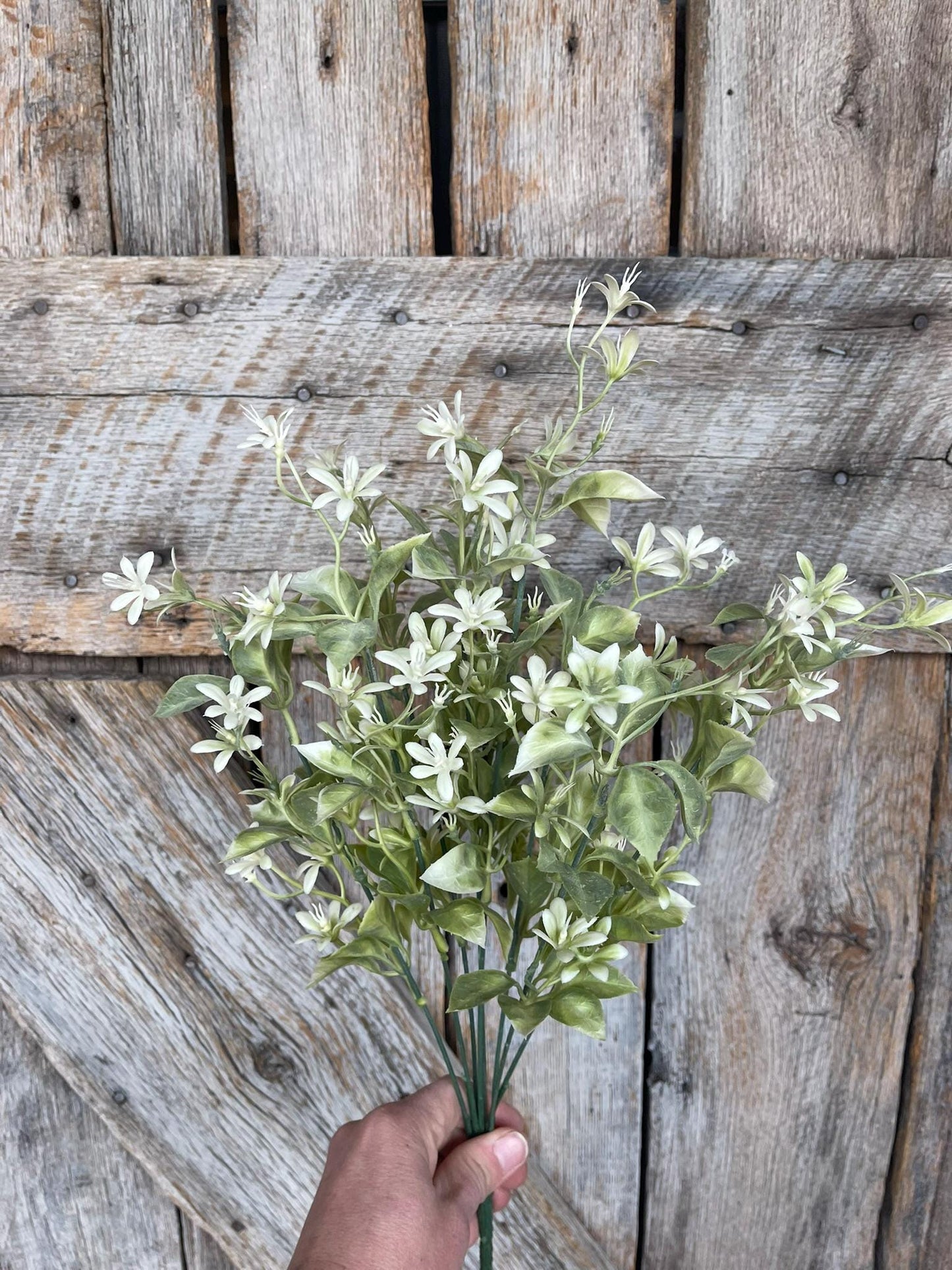 19" White Filler Greenery Bush, Greenery Bush, Filler Bush, Artificial Greenery Bush, Plastic Greenery, 80172