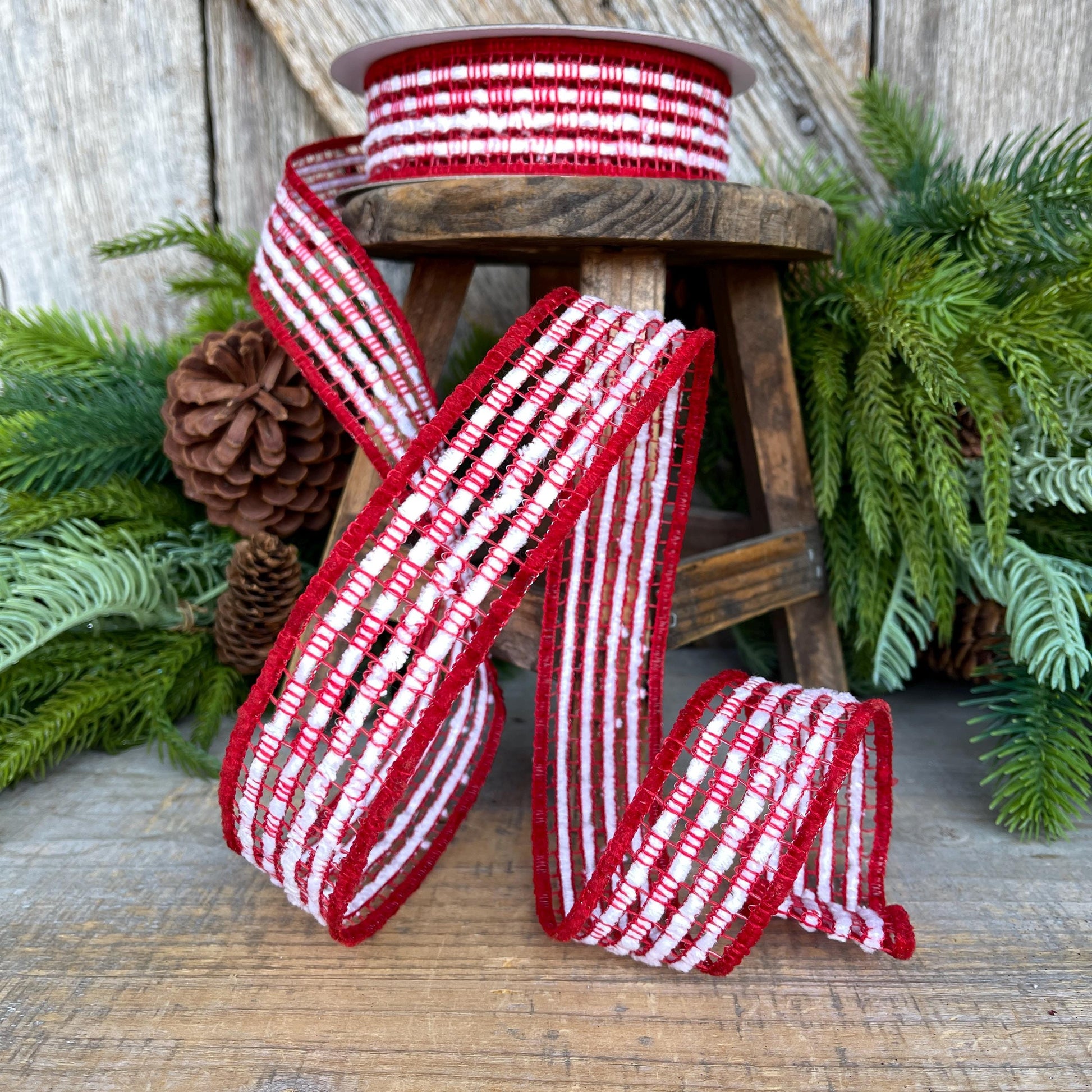 1.375" Santa Trellis Ribbon, Farrisilk Ribbon, Red White Ribbon